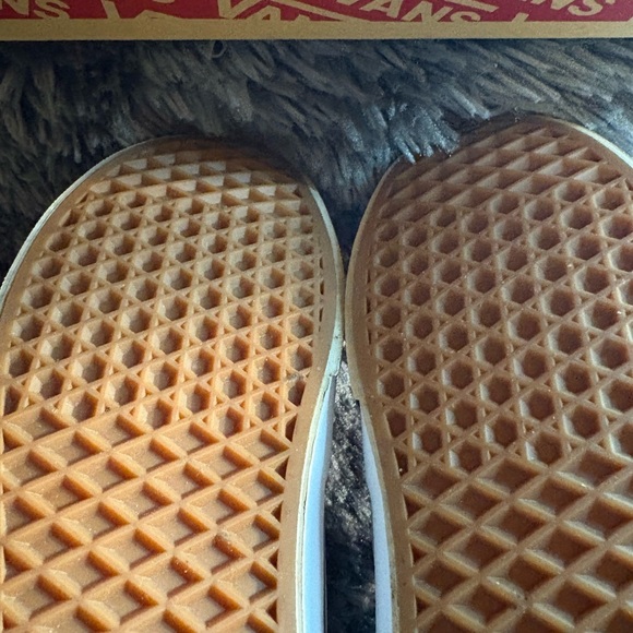 Vans Burgundy High-Top Sneakers - Picture 6 of 7